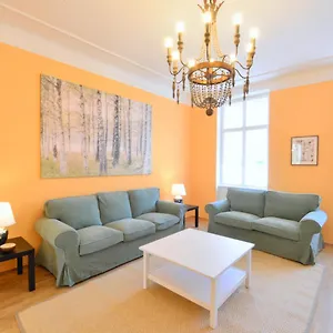 Spacious And Comfy With 3 Bedrooms Apartment