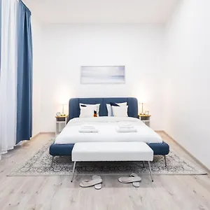 Family Deluxe A Stone Throw From The Centre And Danube Apartment