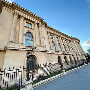 Downtown - Ultra With Park View , Bucharest Romania