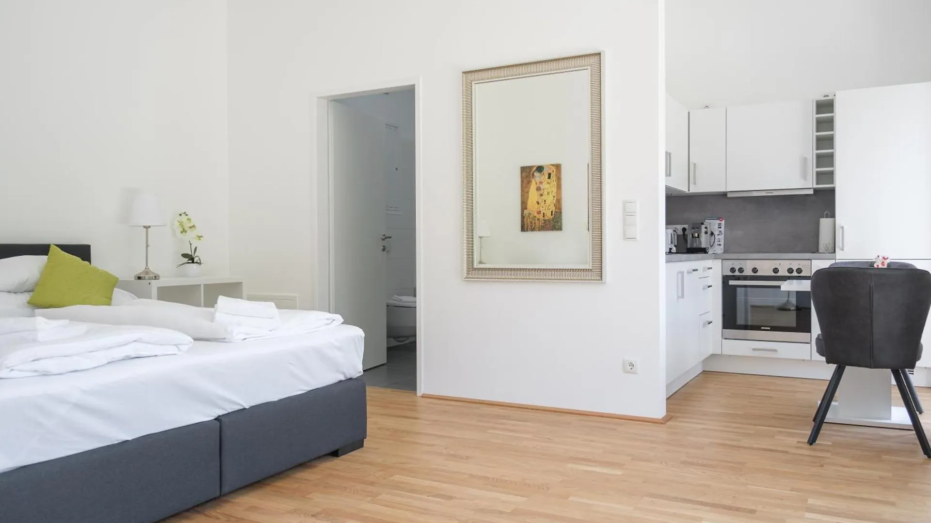 Next To Schoenbrunnpalace Close To Public Transport - Myschoenbrunn Apartments Bécs