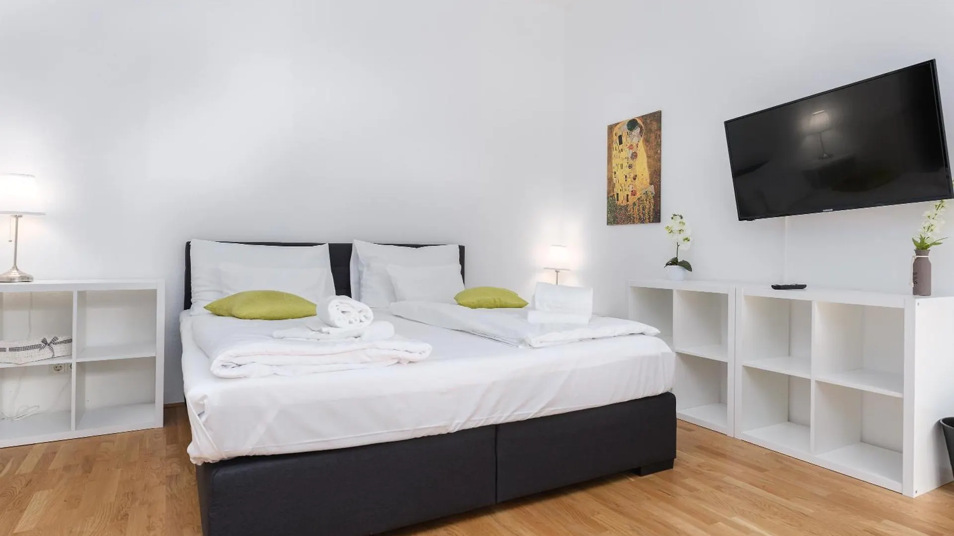 Next To Schoenbrunnpalace Close To Public Transport - Myschoenbrunn Apartments Vienna Austria