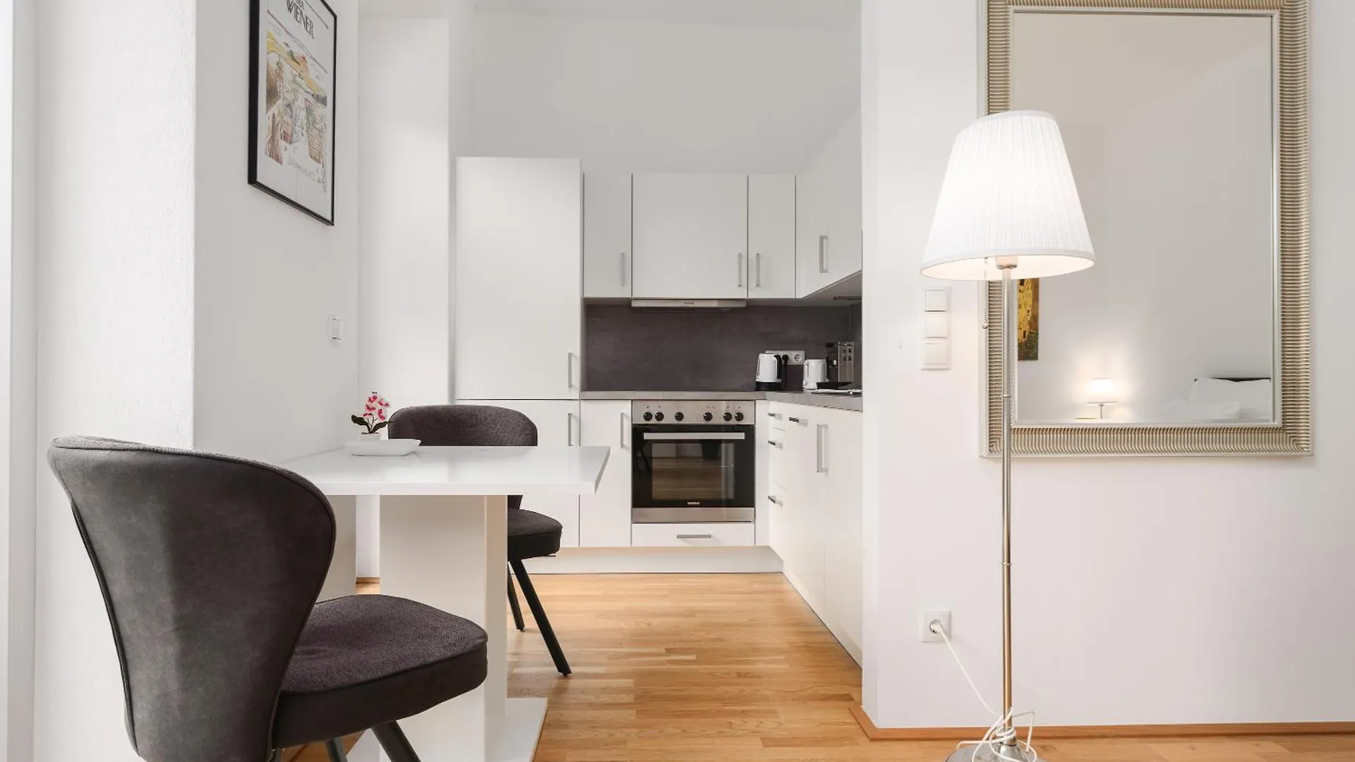 Next To Schoenbrunnpalace Close To Public Transport - Myschoenbrunn Apartments Bécs
