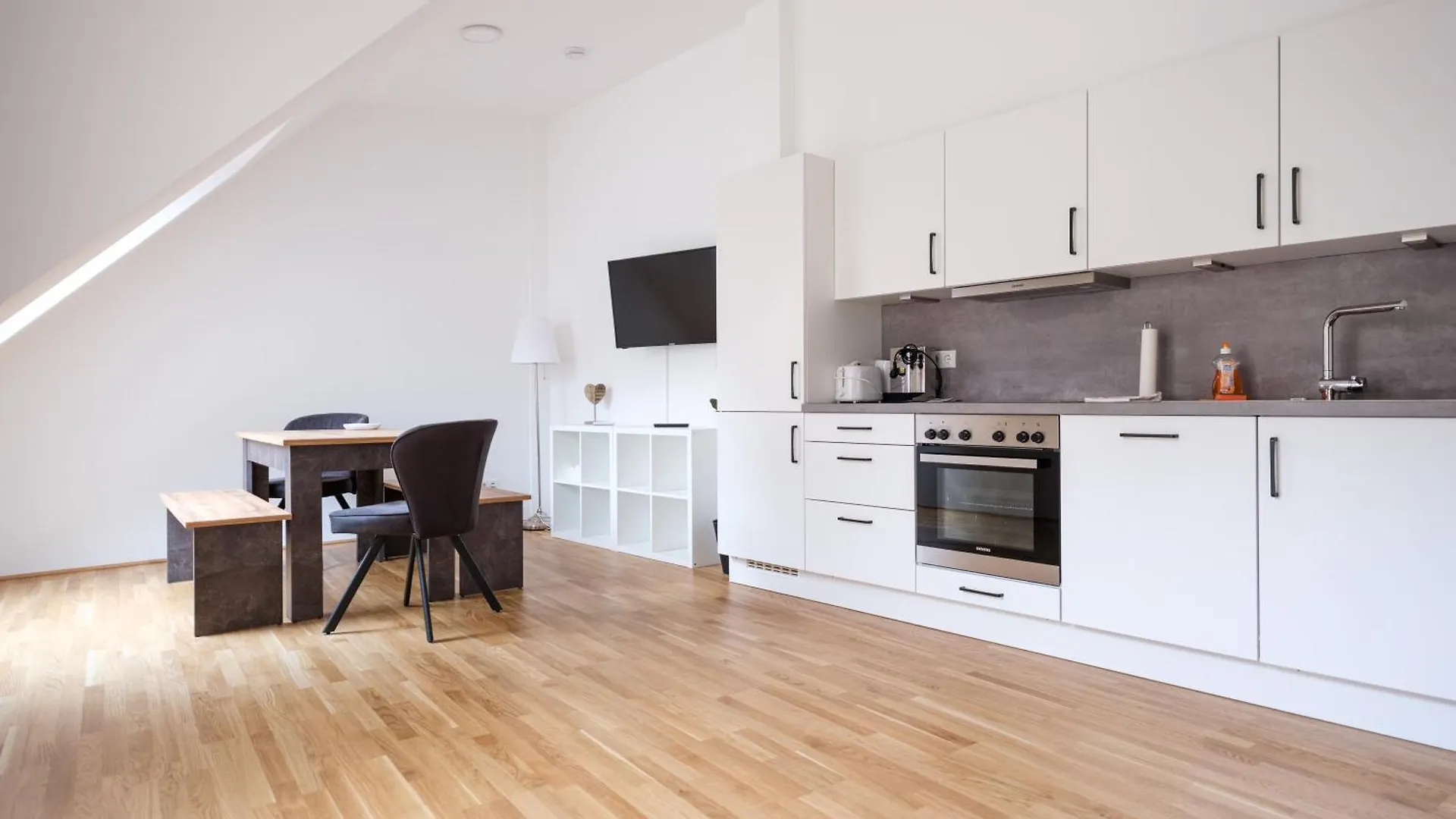 Next To Schoenbrunnpalace Close To Public Transport - Myschoenbrunn Apartments Viena 0*,