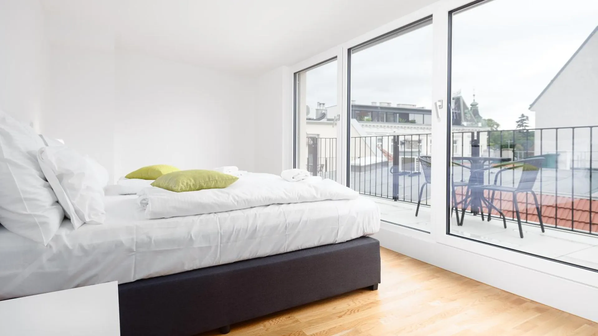 Next To Schoenbrunnpalace Close To Public Transport - Myschoenbrunn Apartments Viena