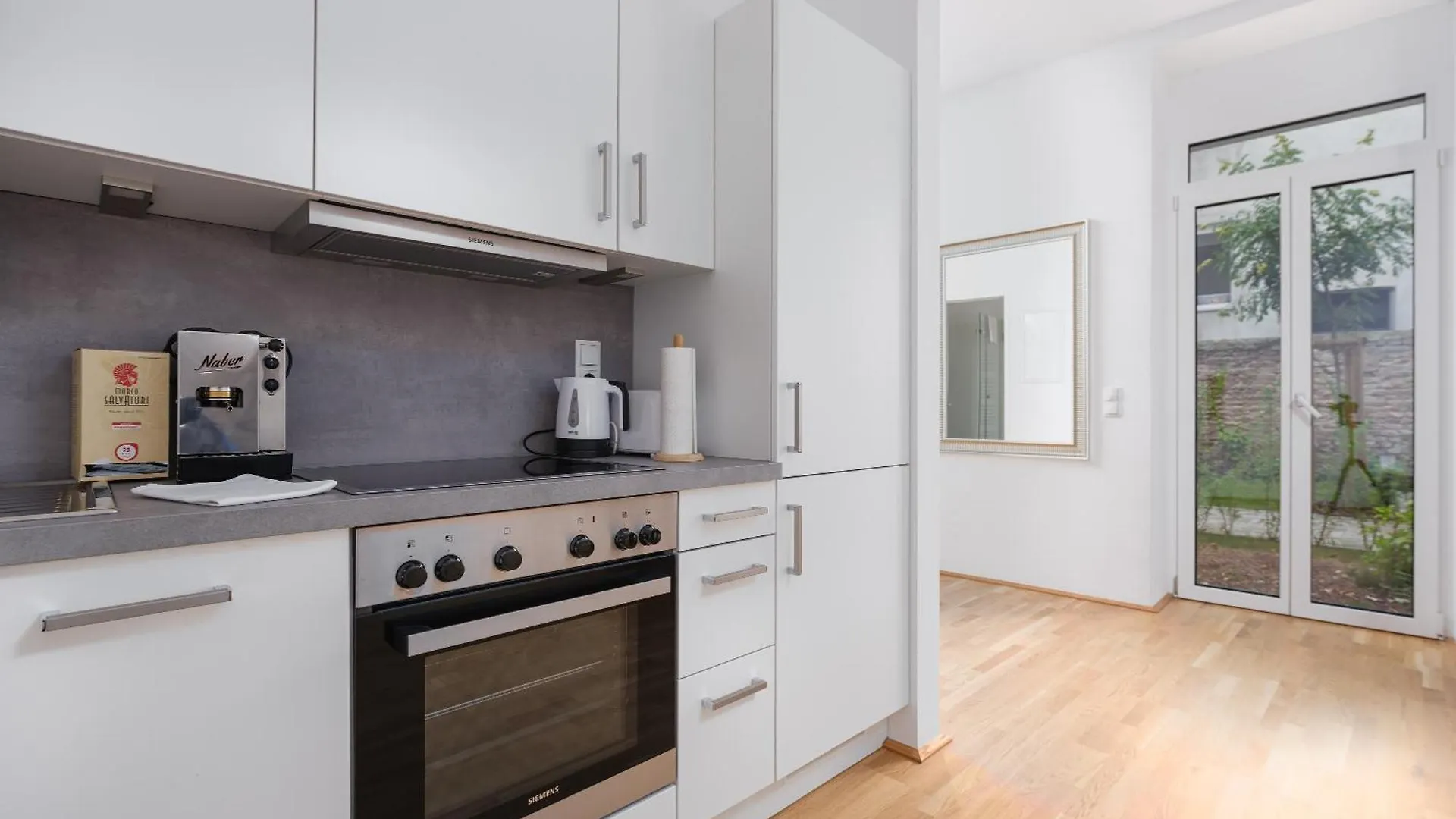Next To Schoenbrunnpalace Close To Public Transport - Myschoenbrunn Apartments Viena Austria