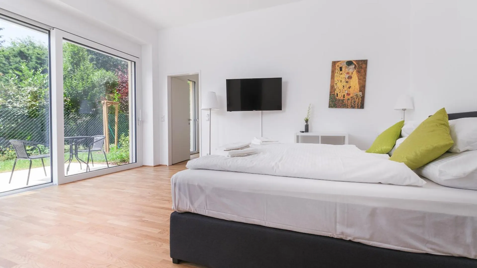 Next To Schoenbrunnpalace Close To Public Transport - Myschoenbrunn Apartments Viena