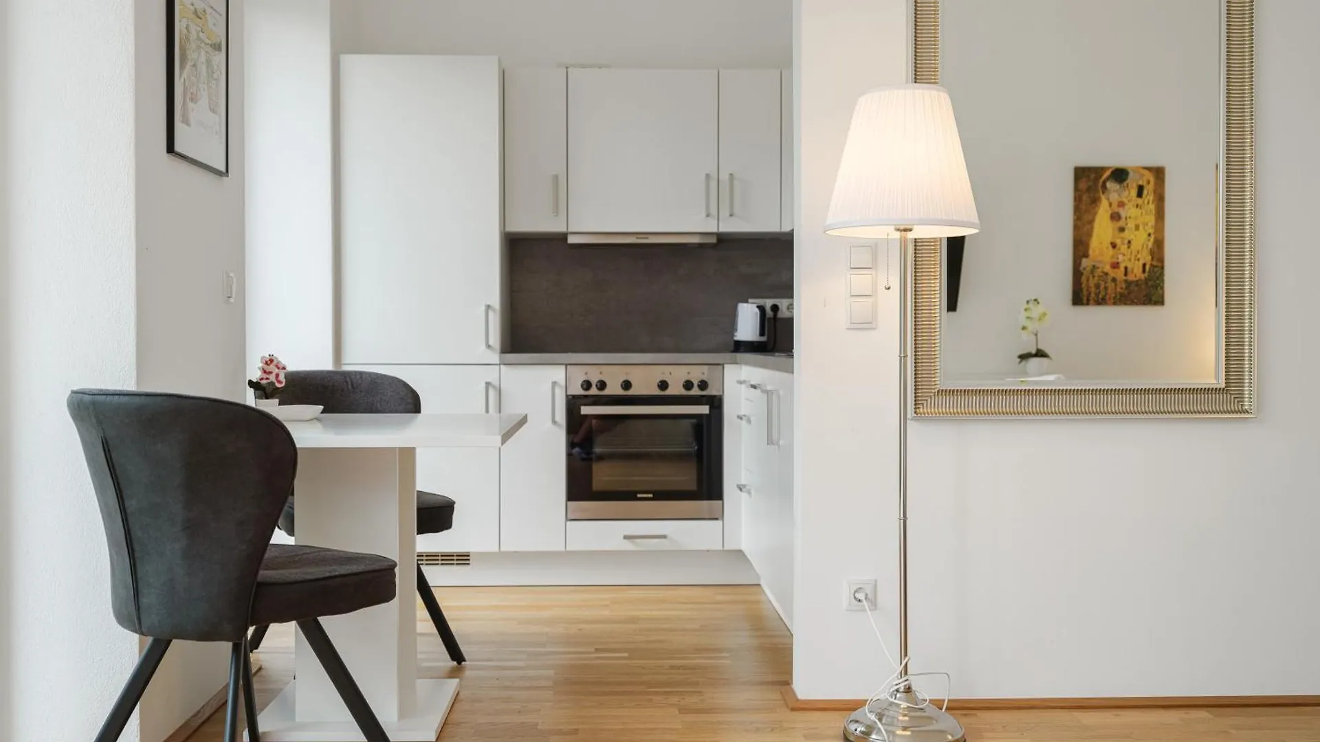 Next To Schoenbrunnpalace Close To Public Transport - Myschoenbrunn Apartments Viena Austria