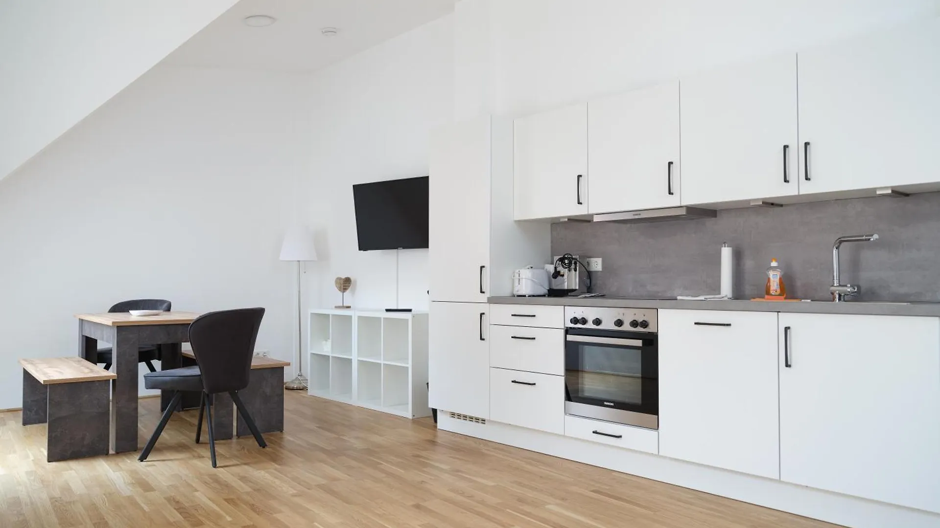 Next To Schoenbrunnpalace Close To Public Transport - Myschoenbrunn Apartments Viena