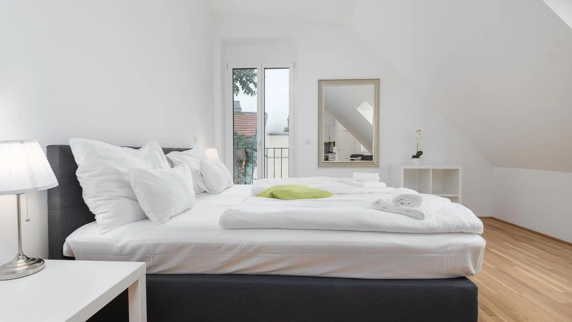 Next To Schoenbrunnpalace Close To Public Transport - Myschoenbrunn Apartments Viena Austria