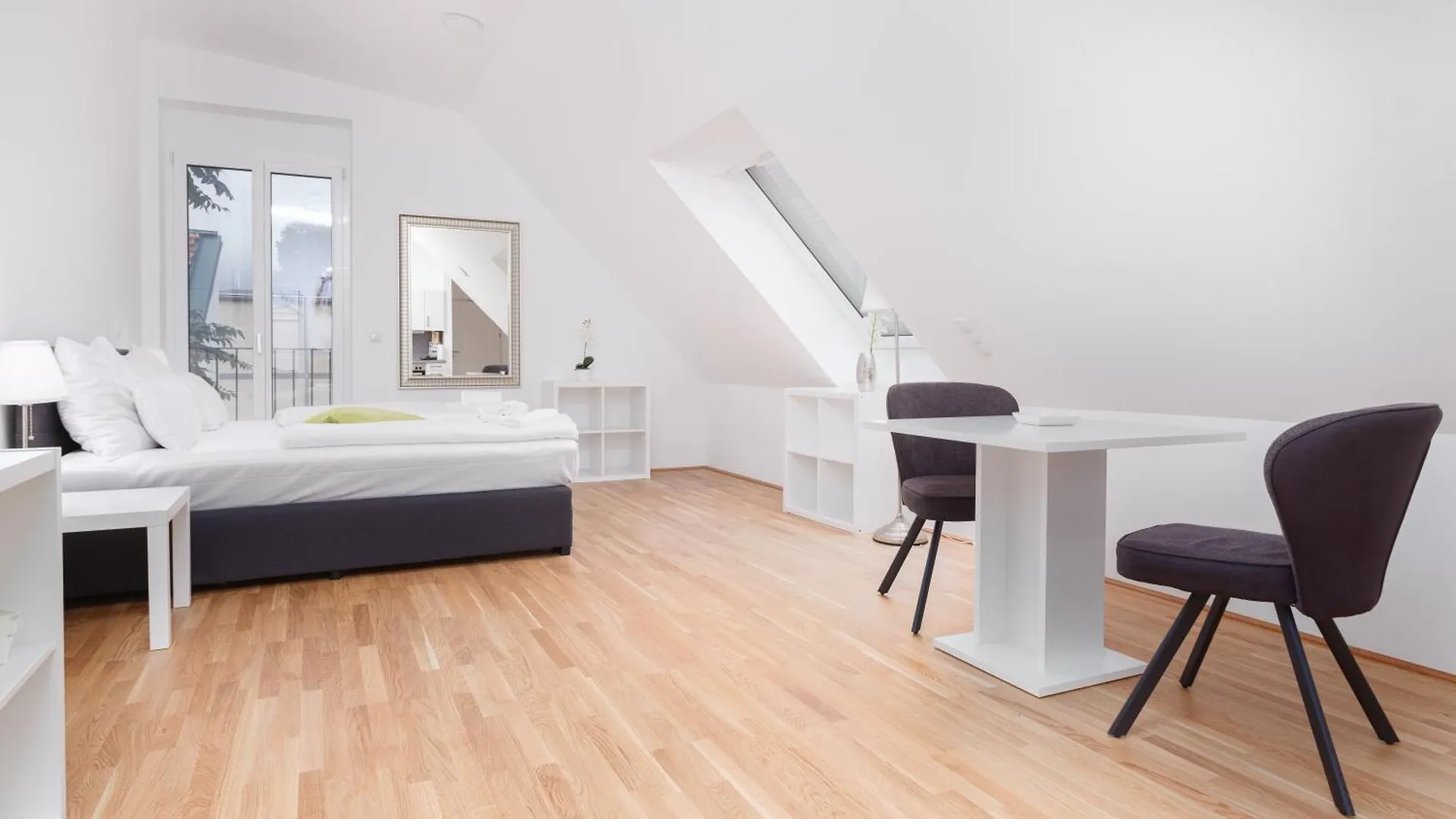 Next To Schoenbrunnpalace Close To Public Transport - Myschoenbrunn Apartments Viena Austria