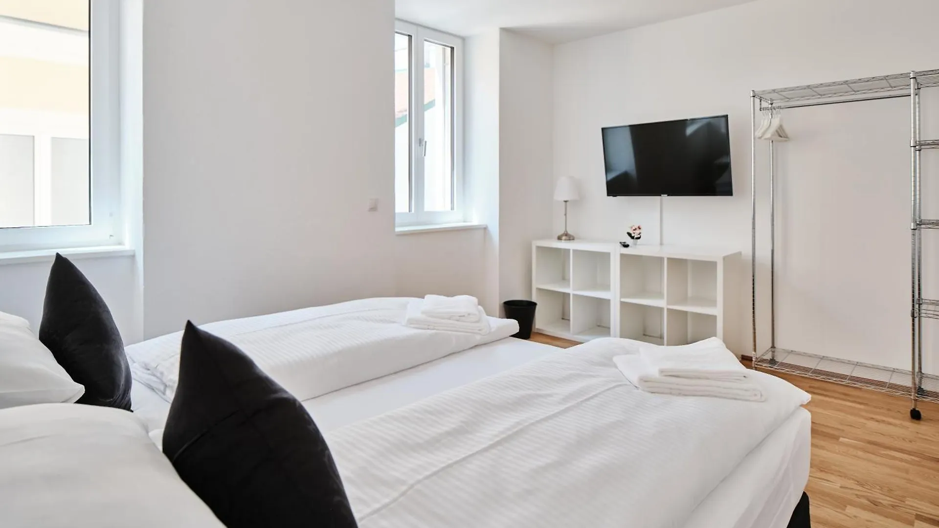 Next To Schoenbrunnpalace Close To Public Transport - Myschoenbrunn Apartments Viena