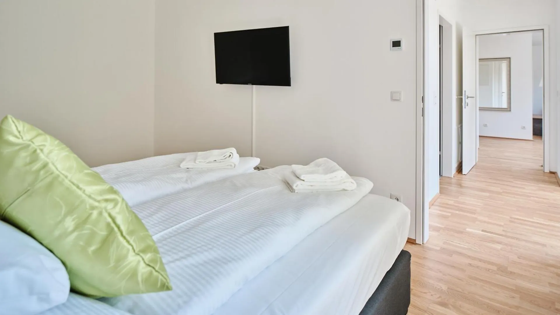 Next To Schoenbrunnpalace Close To Public Transport - Myschoenbrunn Apartments Viena